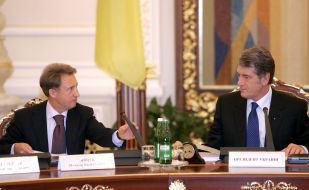 Viktor Yushchenko and Nikolay Onishchuk