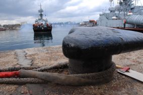 ”Ternopol” corvette moors in the Streletskaya bay