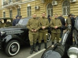 Мужчины в военной форме
