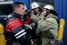 Ministry measures emergency workers put on helmets