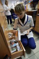 Продавщица в аптеке