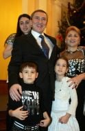 Leonid Chernovetskiy with his family