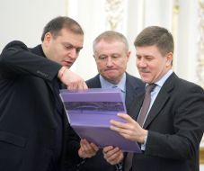 Mikhail Dobkin, Grigoriy Surkis and Ivan Vasyunyk