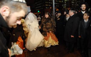 Хиена Ривка Волков