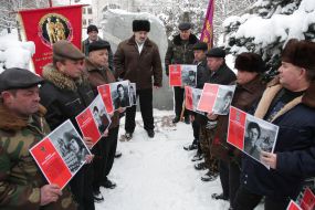 Veterans get the pictures of fallen in Afghanistan