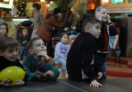 Діти грають в одному з торгівельних центрів