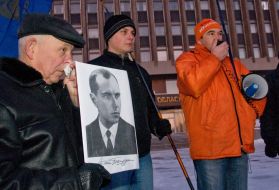 ”Svoboda” Allukrainian association activists