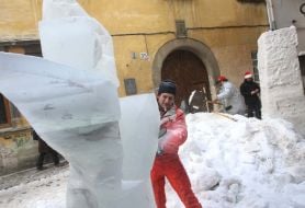 Sculptor Miroslav Dedishin