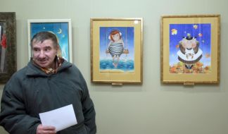 Visitor on an exhibition