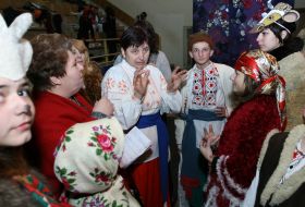 Участники фестиваля рождественских вертепов