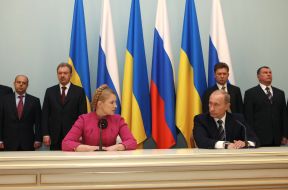 Signing of gas agreement