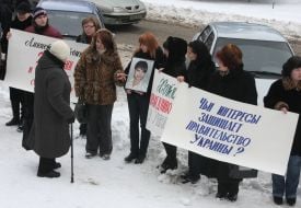 Relatives of deads because of domestic gas explosion in the house in Dnepropetrovsk