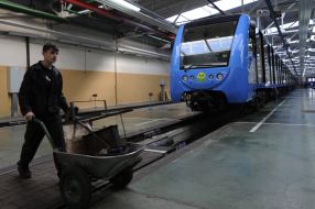 Launch of the first domestic train of subway