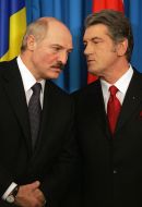 Віктор Ющенко та Олександр Лукашенко