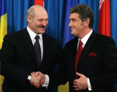 Віктор Ющенко та Олександр Лукашенко
