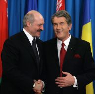 Віктор Ющенко та Олександр Лукашенко