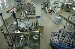 Automated line of overflow of cognac