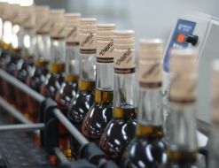 Automated line of overflow of cognac