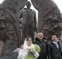 Leonid Chernovetsky and newly-weds