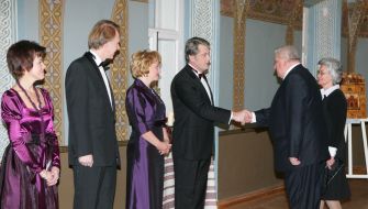 Traditional diplomatic reception