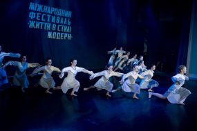 ”Belle pas deux” staging miniatures theater