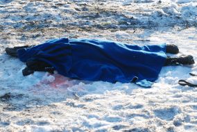 Перевернутый пассажирский автобус