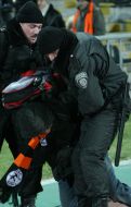 Militia employees detain FC “Shakhter” fan