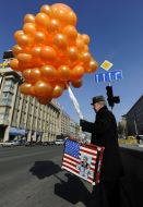 «Yushchenko-suitcase-America» protest action participant