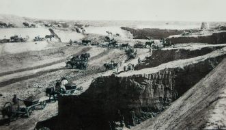 Земляные работы в котловане шлюза