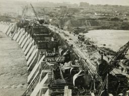 Dnepr hydroelectric power station rowing