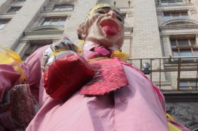 Figure representing the mayor of Kiev Leonid Chernovetsky