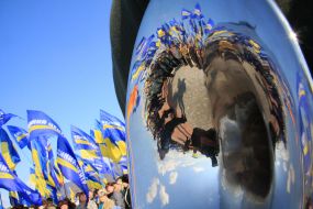 Церемонія покладання квітів до Пам’ятного хреста