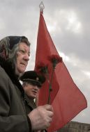 KPU’s supporter holds carnation