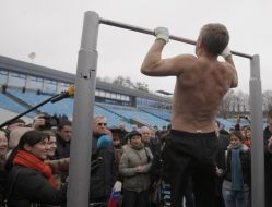 Kiev’s mayor demonstrates sporting form