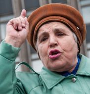 Участница митинга