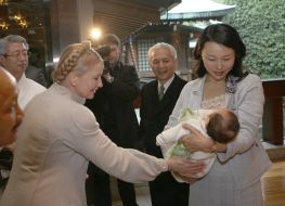 Юлия Тимошенко в храме Мэйдзи Дзингу