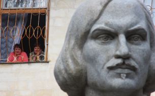 Monument to Nikolay Gogol