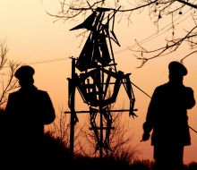 Theatricalizing show participants