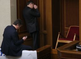 Peoples deputies from Party of regions block a tribune