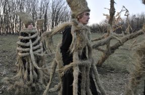 Costumed theatricalized show participants