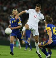 Steven Gerrard and Anatoliy Timoshchuk