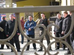 The unknown persons at the territory of the opened joint-stock company ”Sumskoy hlebokombinat”