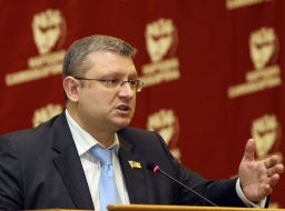 Олег Новиков