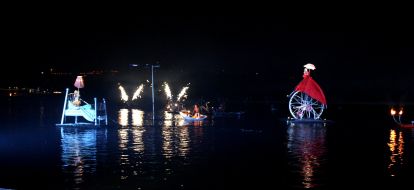 ”Crankiness on a water” street show