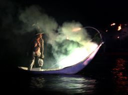 ”Crankiness on a water” street show
