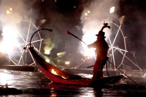 ”Crankiness on a water” street show