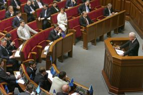 Народні депутати слухають виступ Ганса-Герта Петтерінга