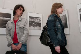 Посетители выставки «Чешский пейзаж в творчестве Мартина Вагнера»