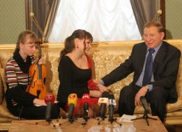 Галина Крюк, Ева Рабчевская и Леонид Кучма