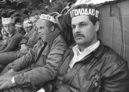 People from Chernobyl during starvation at the walls of Ukrainian Parliament